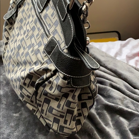 Guess (6) - Picture 5 of 7